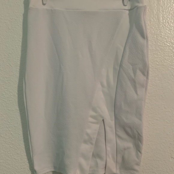 White matching set - Picture 2 of 2